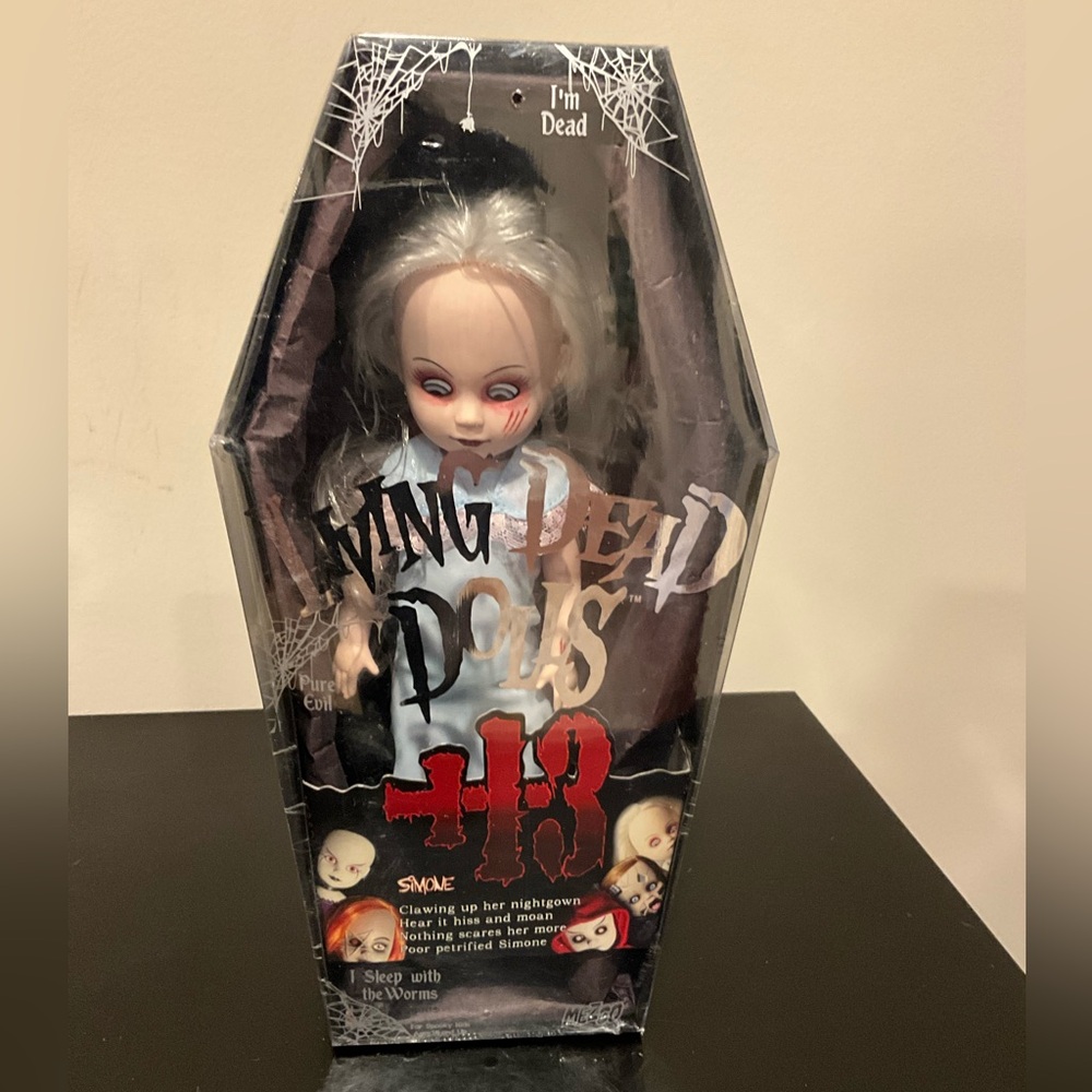 NIP Living Dead Dolls - Simone